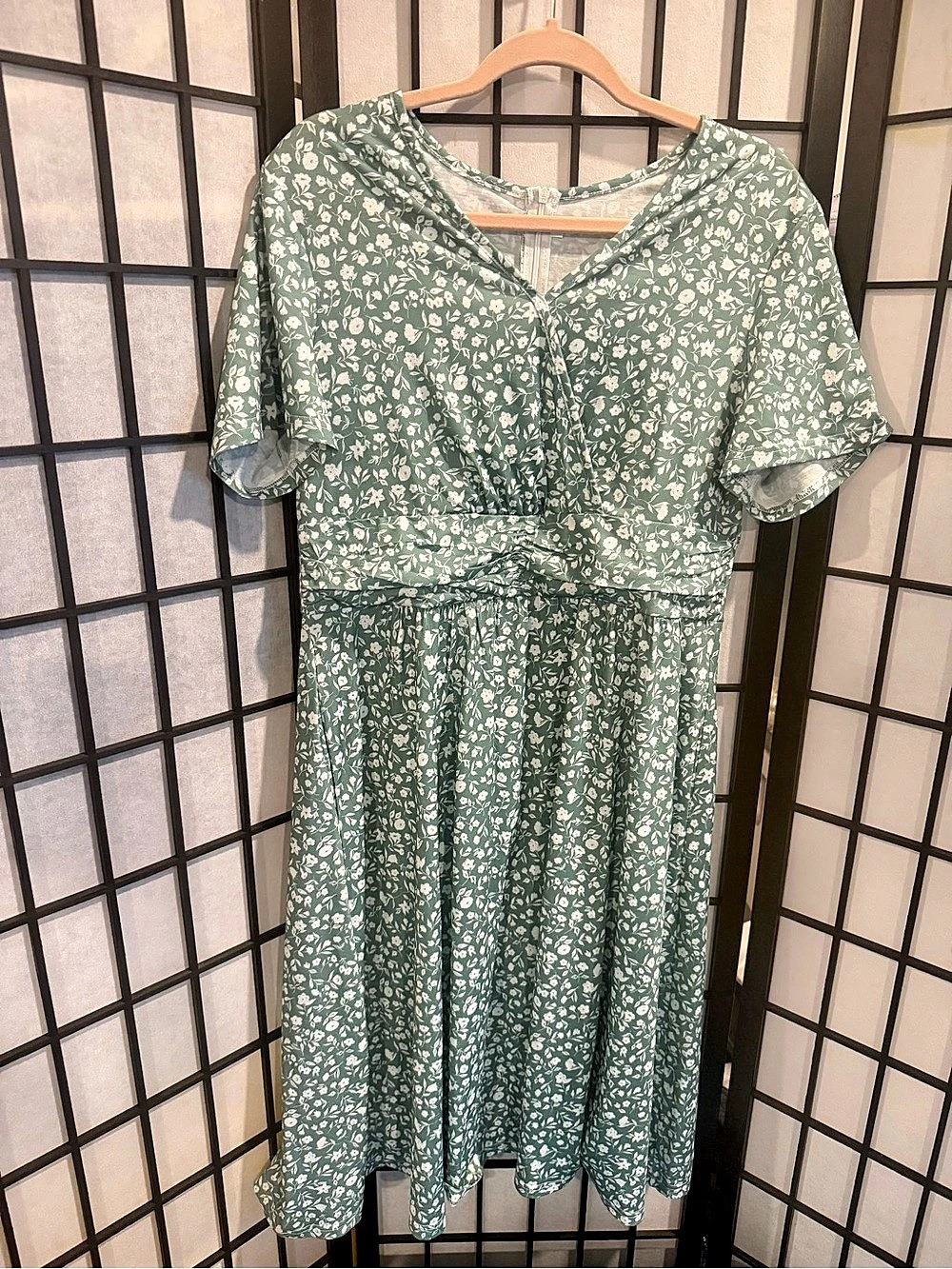 Floral Midi Dress in Green & white Like New (G2)